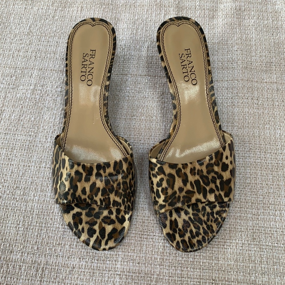 Size 7.5 Women’s Franco Sarto Sandals with heel